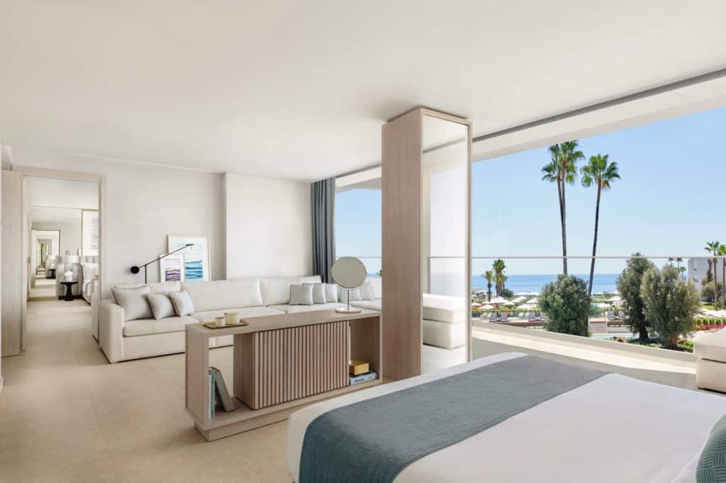 Family-Suite-Sea-View