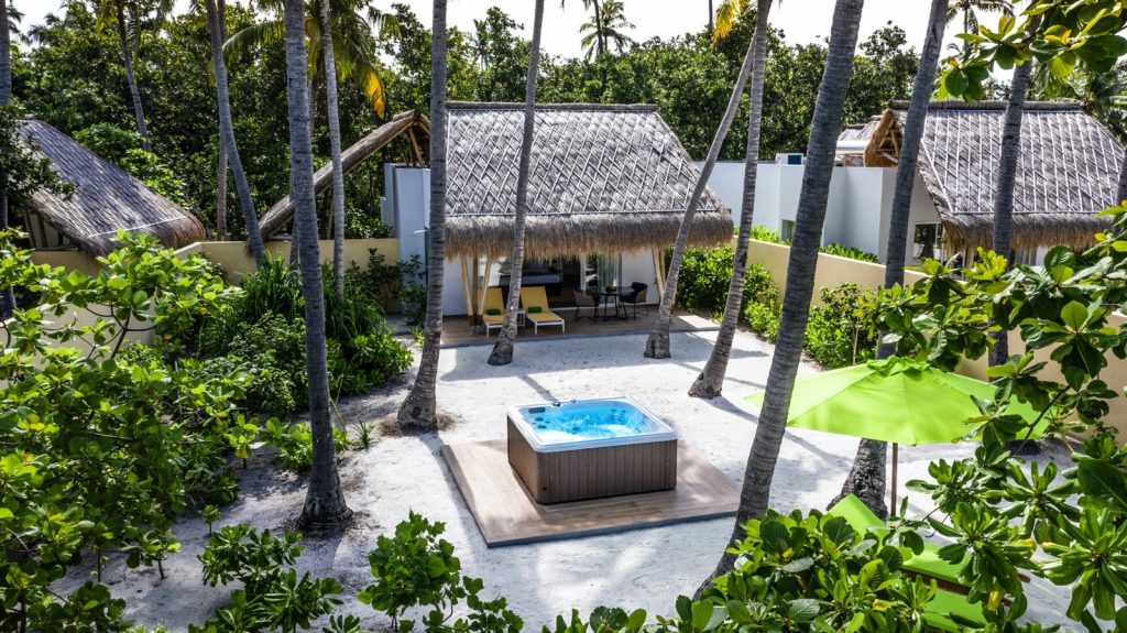 jacuzzi-beach-villa
