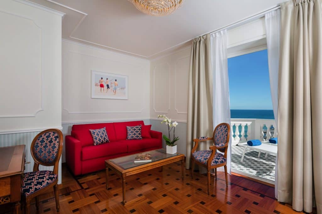 Deluxe-Suite-Portofino-living-room