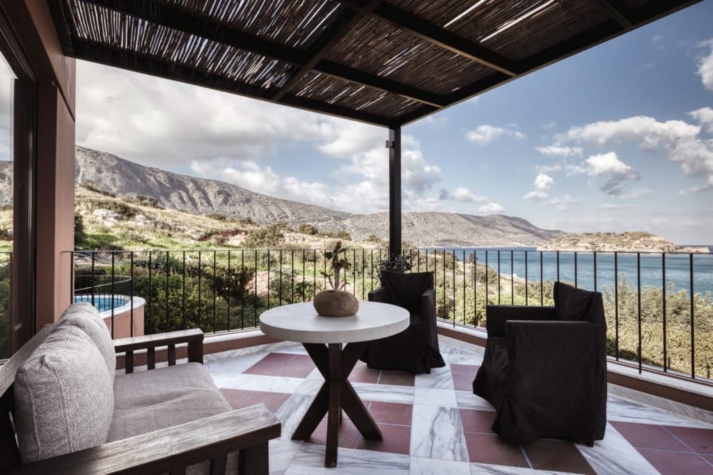 Premium-One-Bedroom-Suite-with-Outdoor-Jacuzzi-Premium-Suite-Outdoor-Sitting-Area