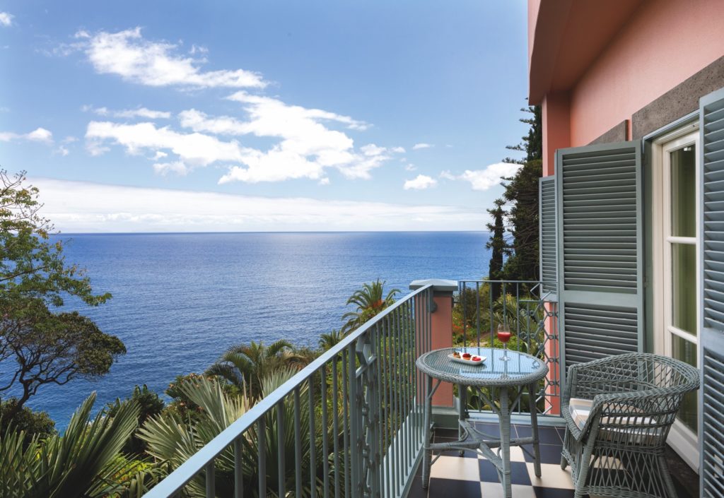 Reids-Palace-Madeira-deluxe-suite-14