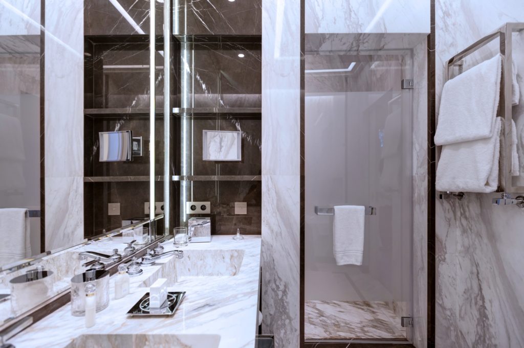 Two Bedroom Suite Badezimmer