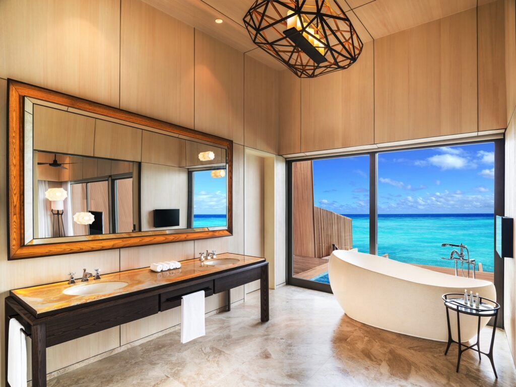 Overwater Villa with Pool Badezimmer