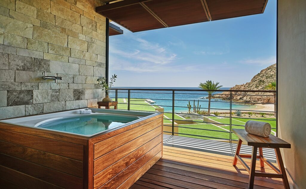 Marea Two Bedroom Suite with Private Pool Terrasse mit Whirlpool