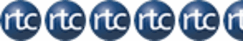 Fünfeinhalb runde Kreise mit Inschrift "RTC" als Symbol für fünfeinhalb Sterne